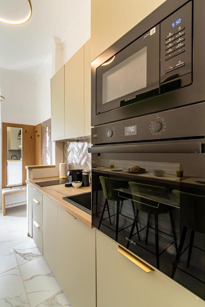 Oasis Apartment On The Broadway With Ac Βουδαπέστη Εξωτερικό φωτογραφία