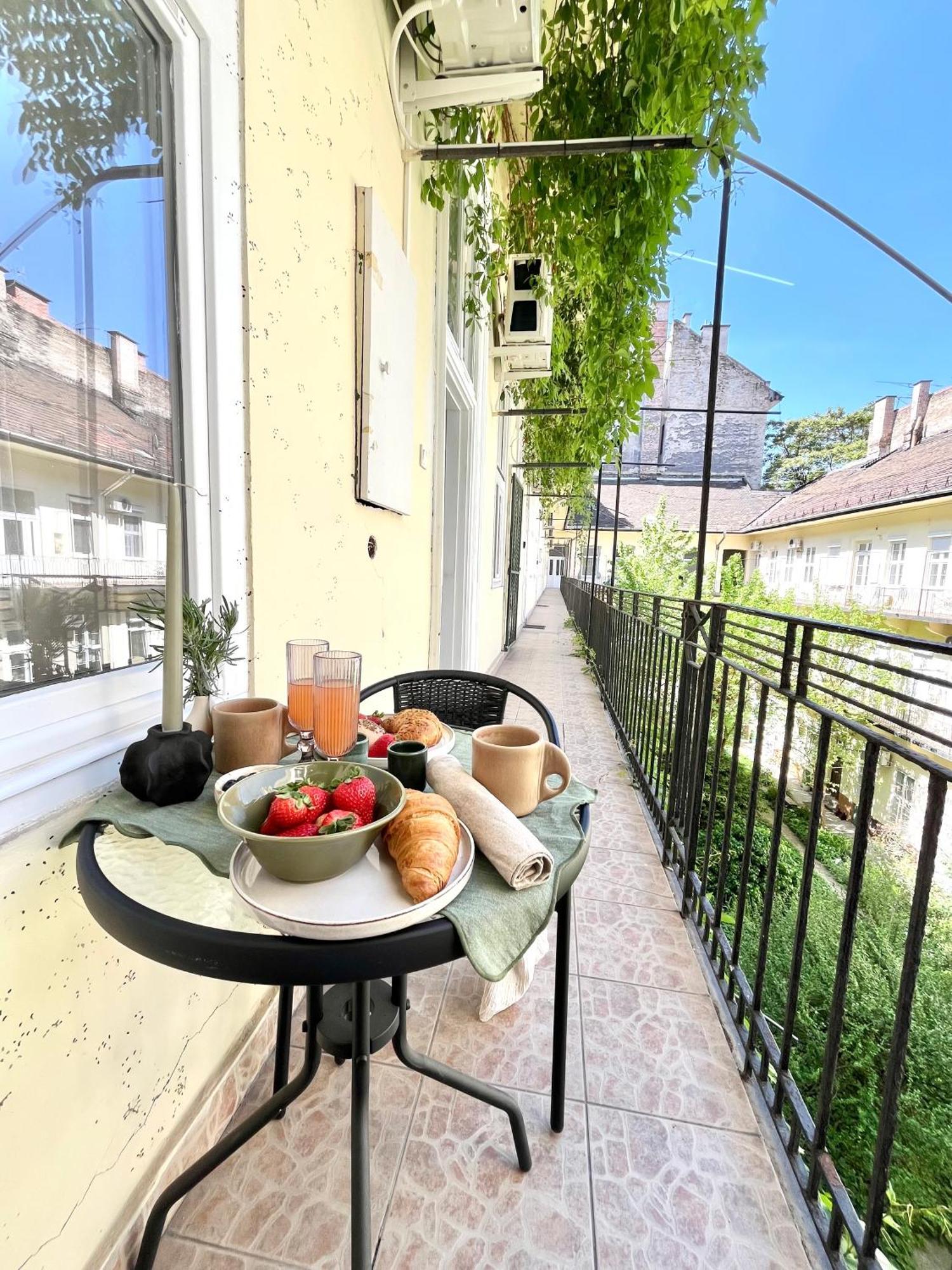 Oasis Apartment On The Broadway With Ac Βουδαπέστη Εξωτερικό φωτογραφία